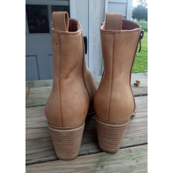 CCOCCI Women's 8.5 Ankle Bootie Tan Faux Leather Side Zipper - Picture 4 of 7